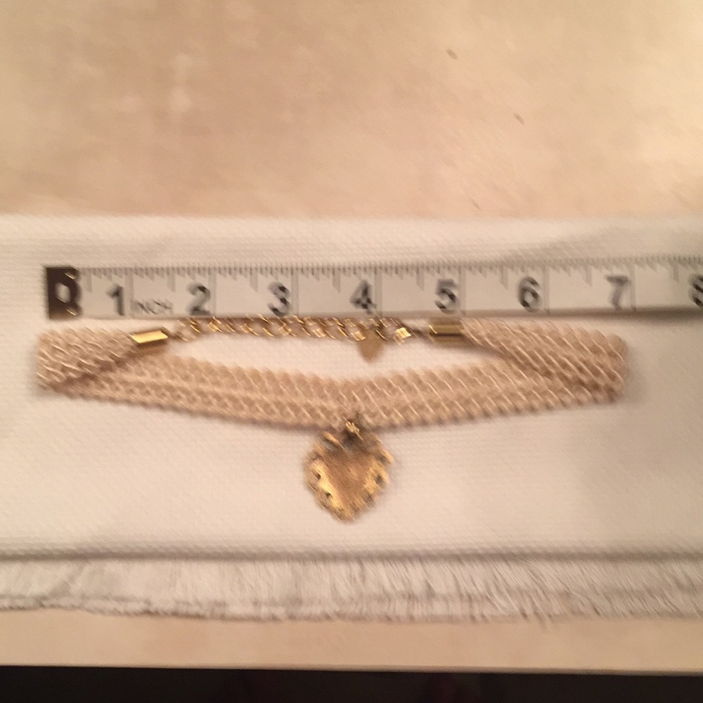 Choker - Picture 4 of 4